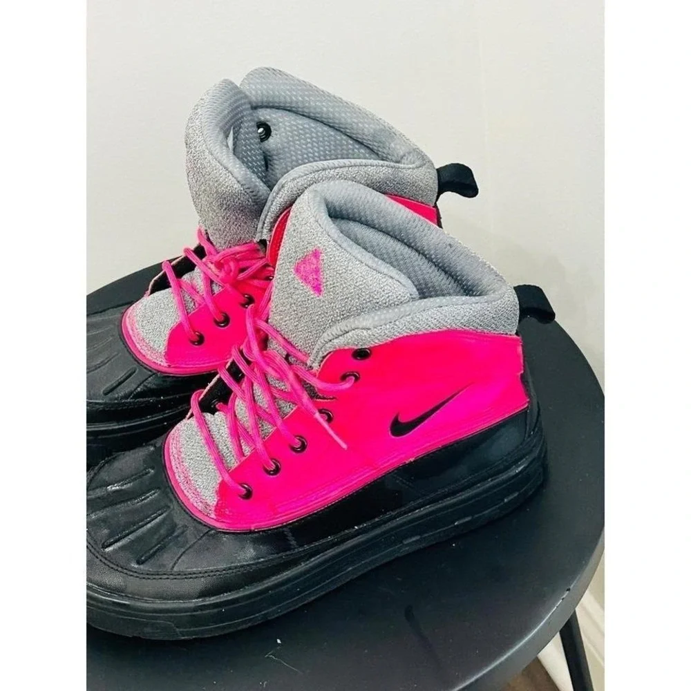 Nike ACG Woodside 2 High Pink Black Duck Boots 524876-600 Youth 6.5Y / Womens 8